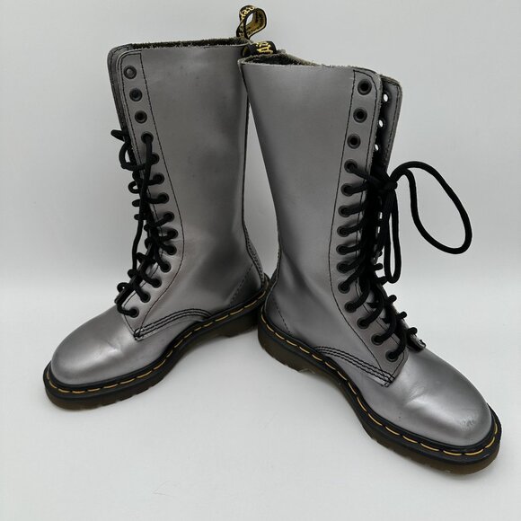 Dr. Martens Silver Lace-Up Combat Boots Youth Size 3 Leather Upper - Picture 4 of 10
